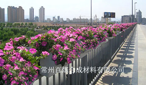  市政花箱于無形中維護城市交通秩序