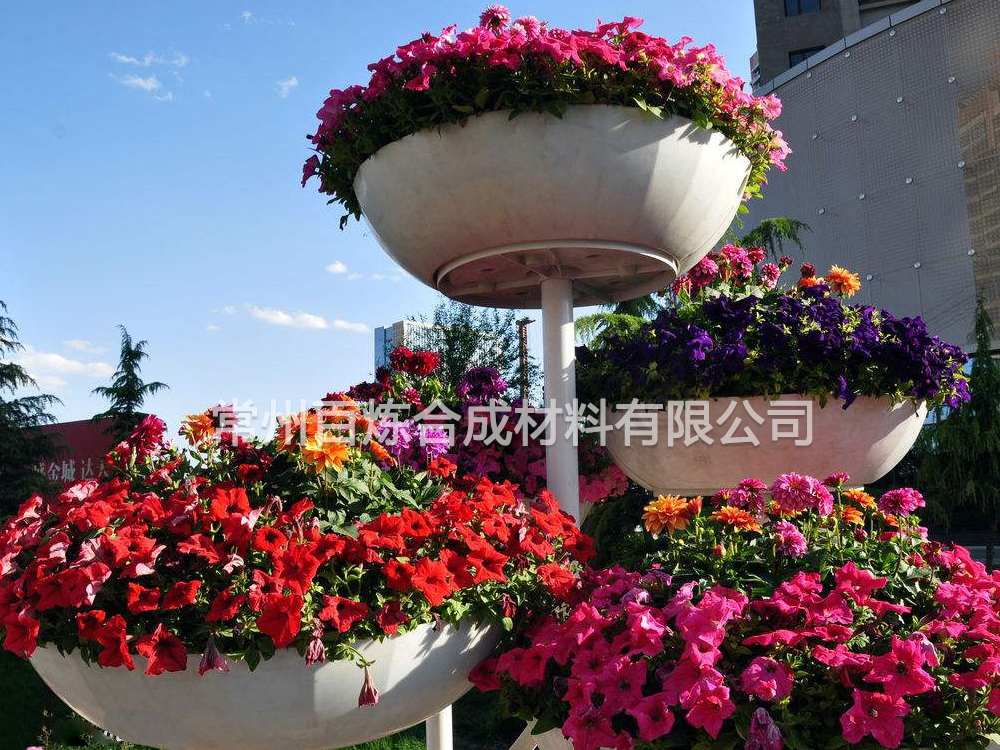 花箱批發廠家解讀行業趨勢：戶外園藝玻璃鋼花箱 