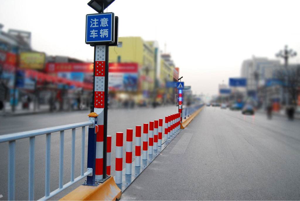 道路安全警示柱